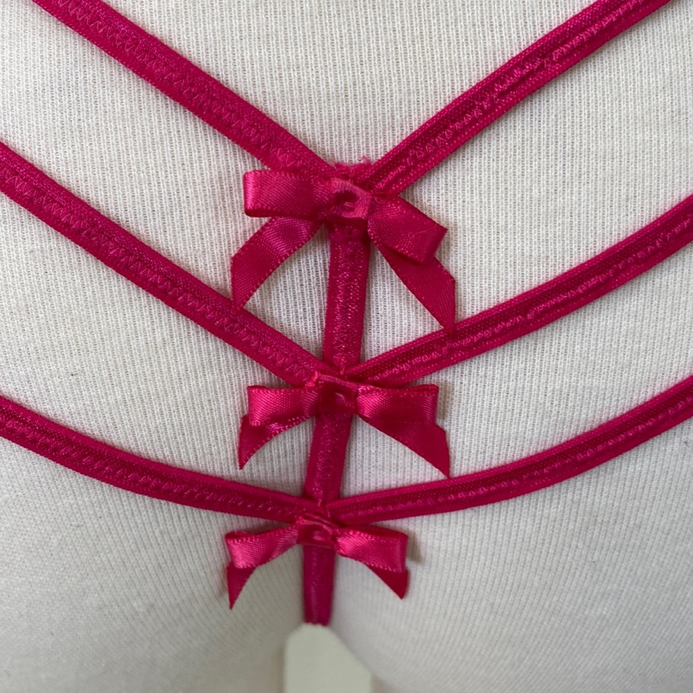 Victoria Secrets Vstring - Picture 4 of 5